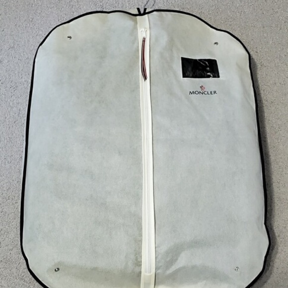 Dervaux Moncler Down Puffer Jacket - Picture 6 of 9